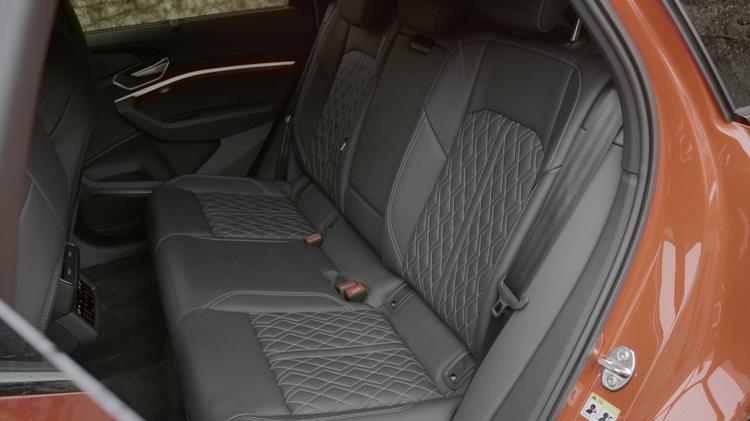 AUDI Q8 E-TRON ESTATE 250kW 50 Quattro 95kWh Black Ed 5dr Auto Tech 22kW